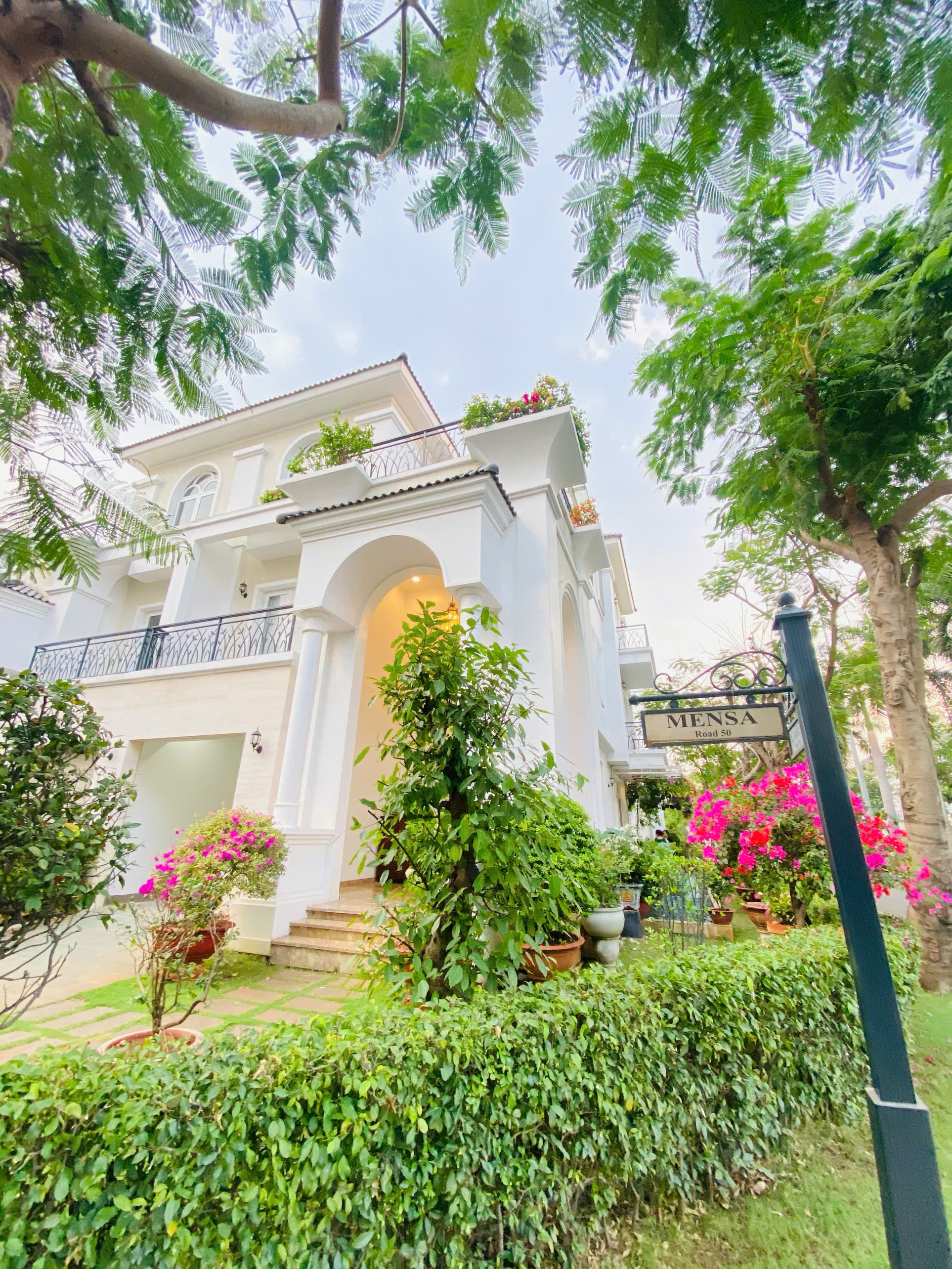 BIỆT THỰ GÓC THE VENICA – 2 MẶT THOÁNG, FULL NỘI THẤT, ĐANG CÓ DÒNG TIỀN THUÊ