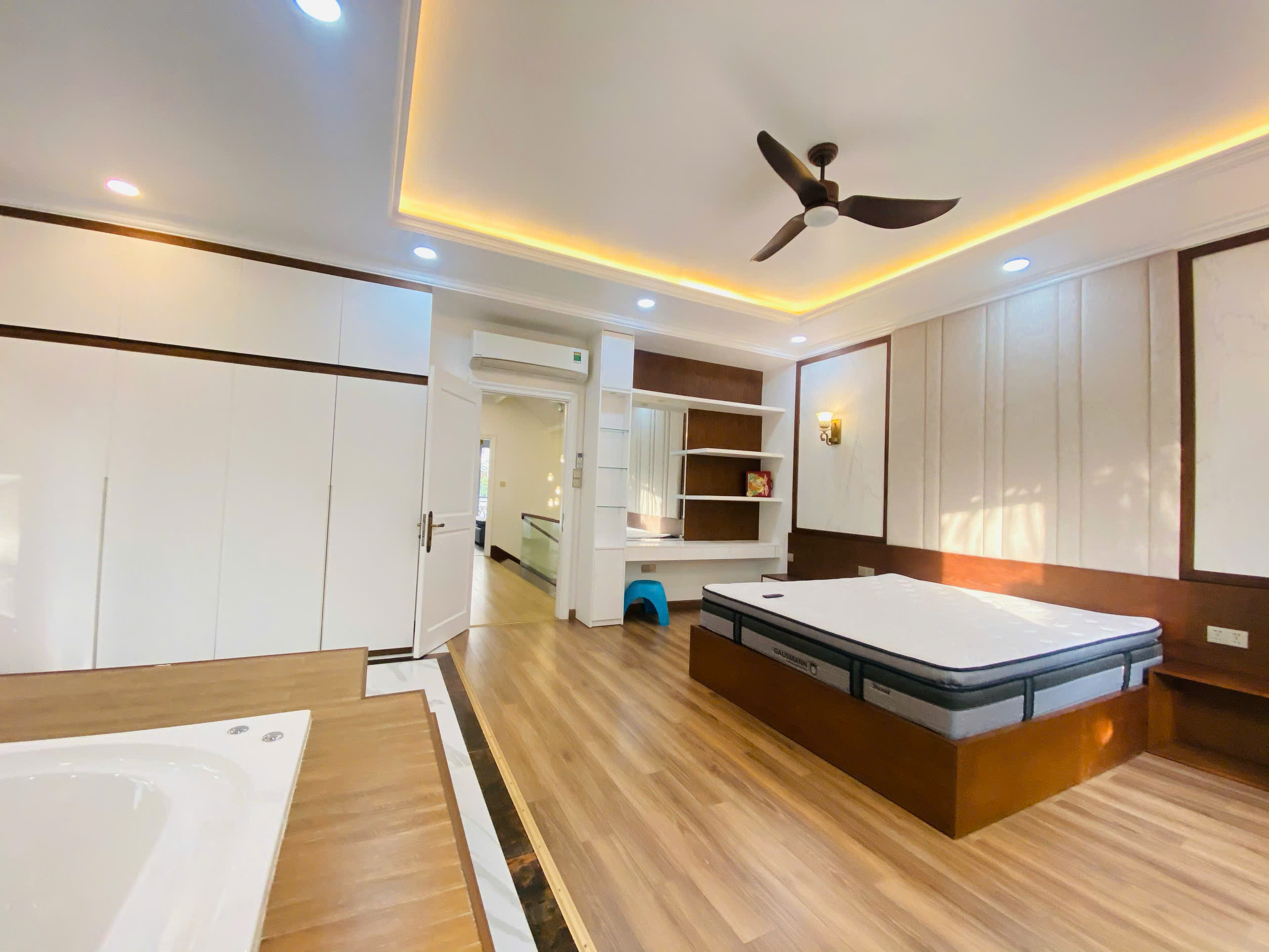 BIỆT THỰ GÓC THE VENICA – 2 MẶT THOÁNG, FULL NỘI THẤT, ĐANG CÓ DÒNG TIỀN THUÊ